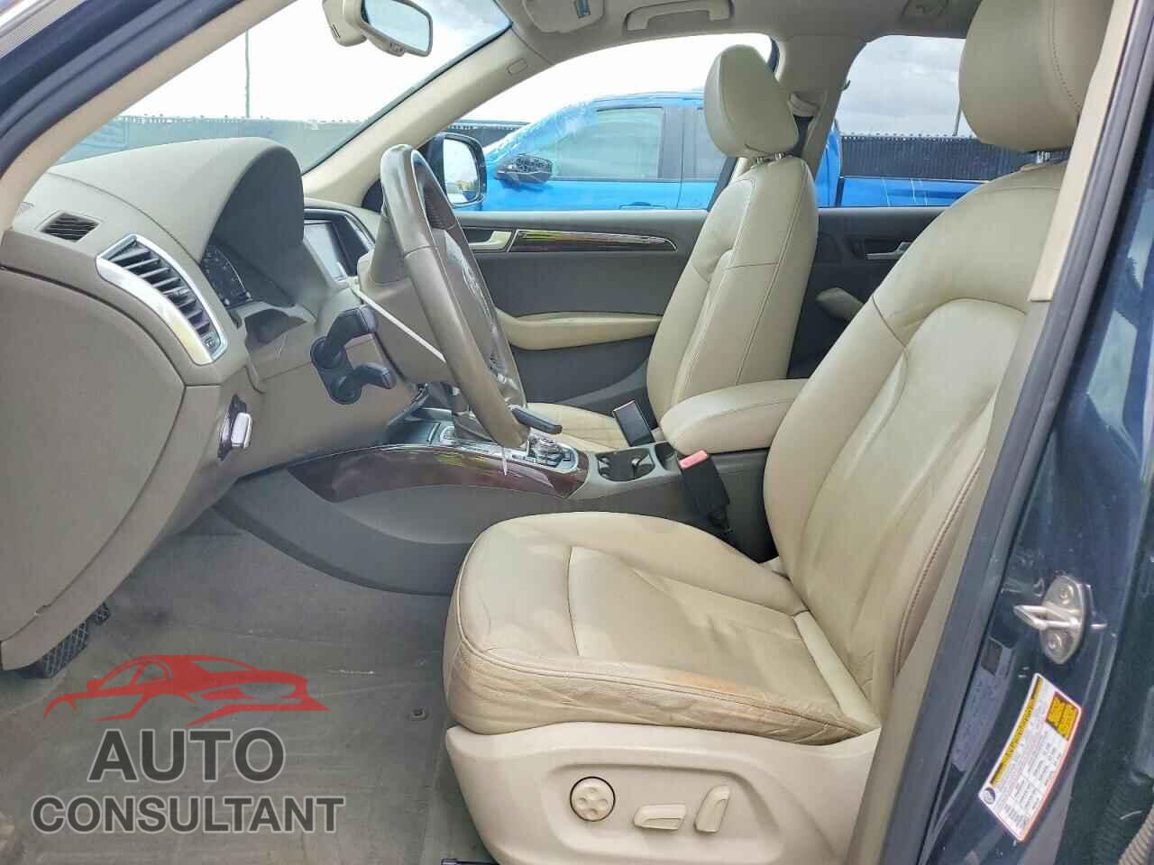 AUDI Q5 2012 - WA1LFAFP2CA057122