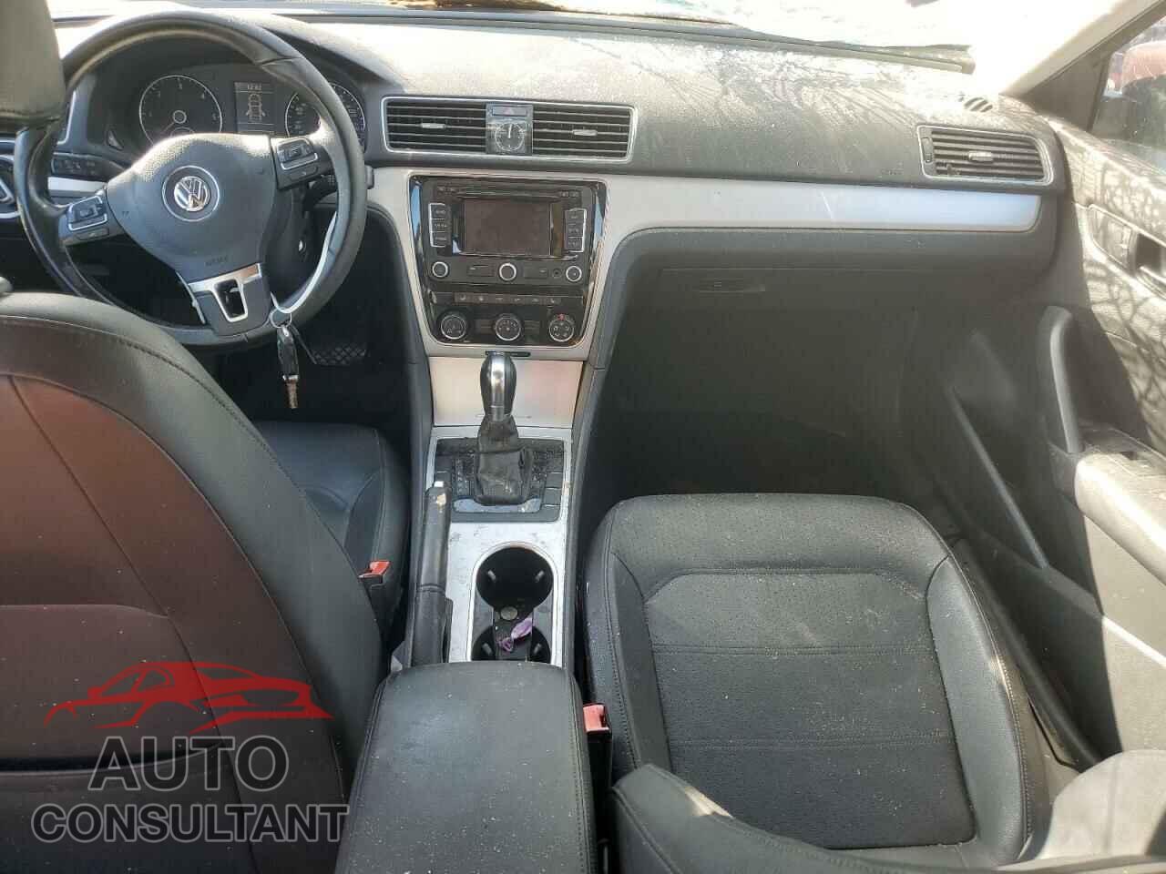 VOLKSWAGEN PASSAT 2013 - 1VWBN7A36DC136145