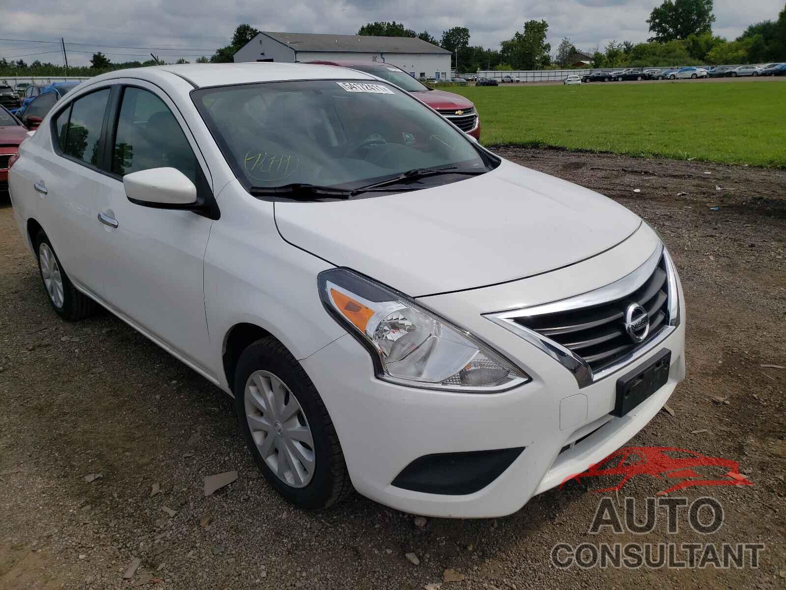NISSAN VERSA 2018 - 3N1CN7AP1JL810229