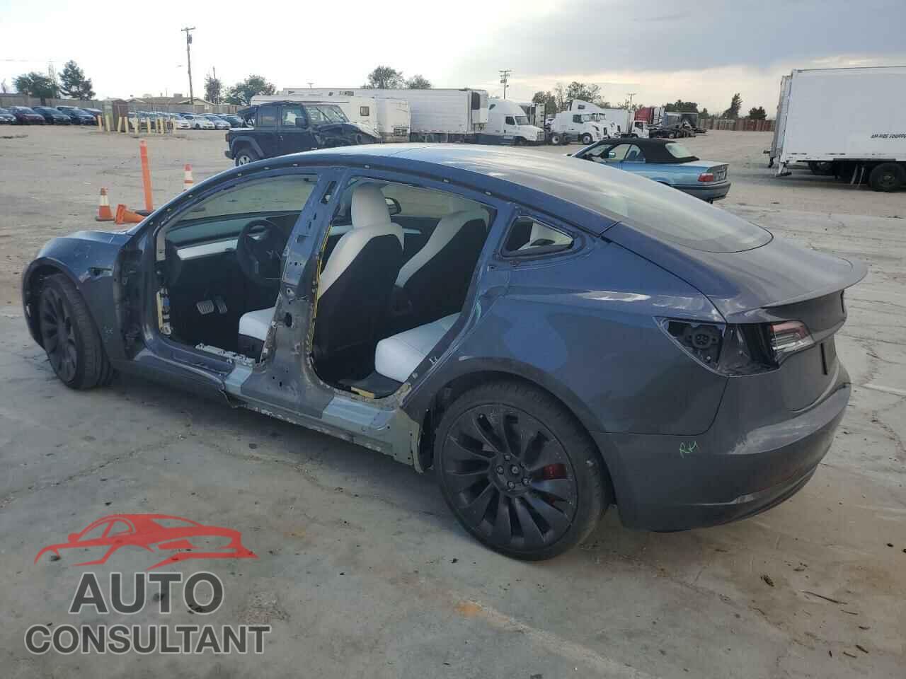 TESLA MODEL 3 2023 - 5YJ3E1EC5PF617753