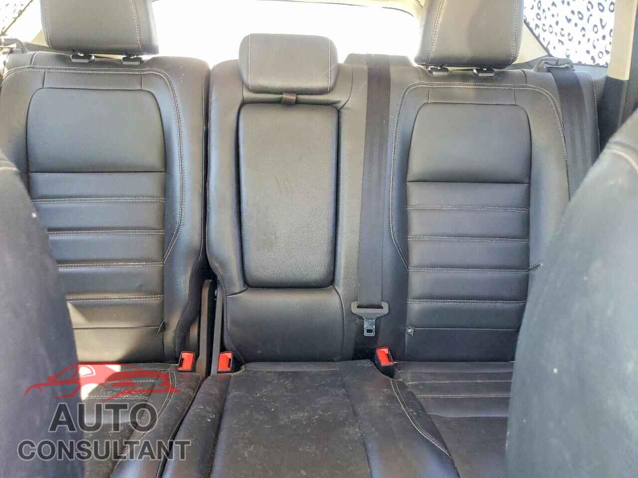 FORD ESCAPE 2017 - 1FMCU0JD1HUE69536