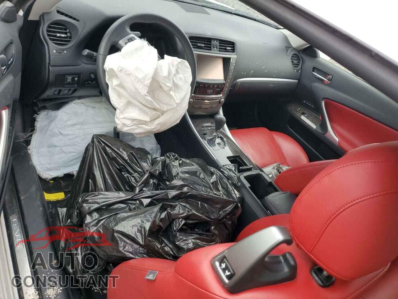 LEXUS IS 2015 - JTHFF2C20F2532149