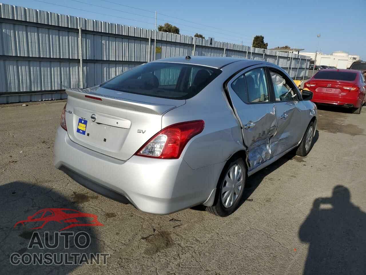 NISSAN VERSA 2019 - 3N1CN7AP0KL829596