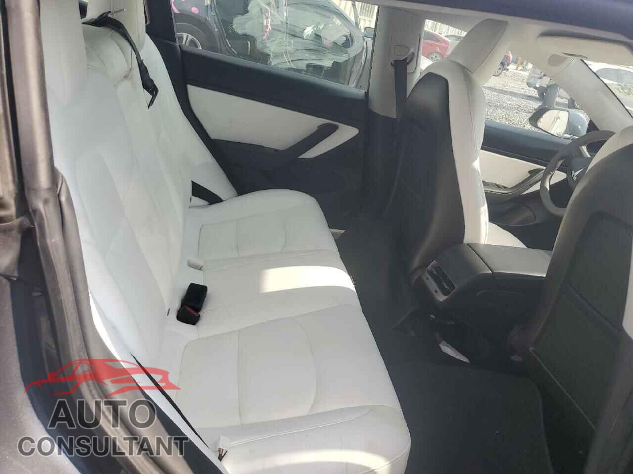 TESLA MODEL 3 2020 - 5YJ3E1EC4LF669563