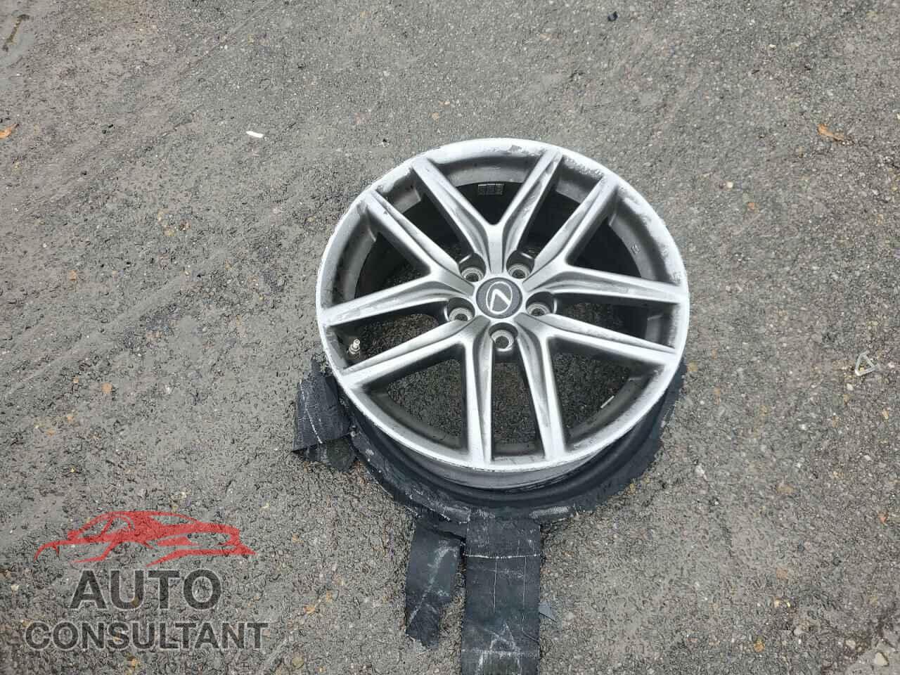 LEXUS IS 2015 - JTHCE1D23F5008412
