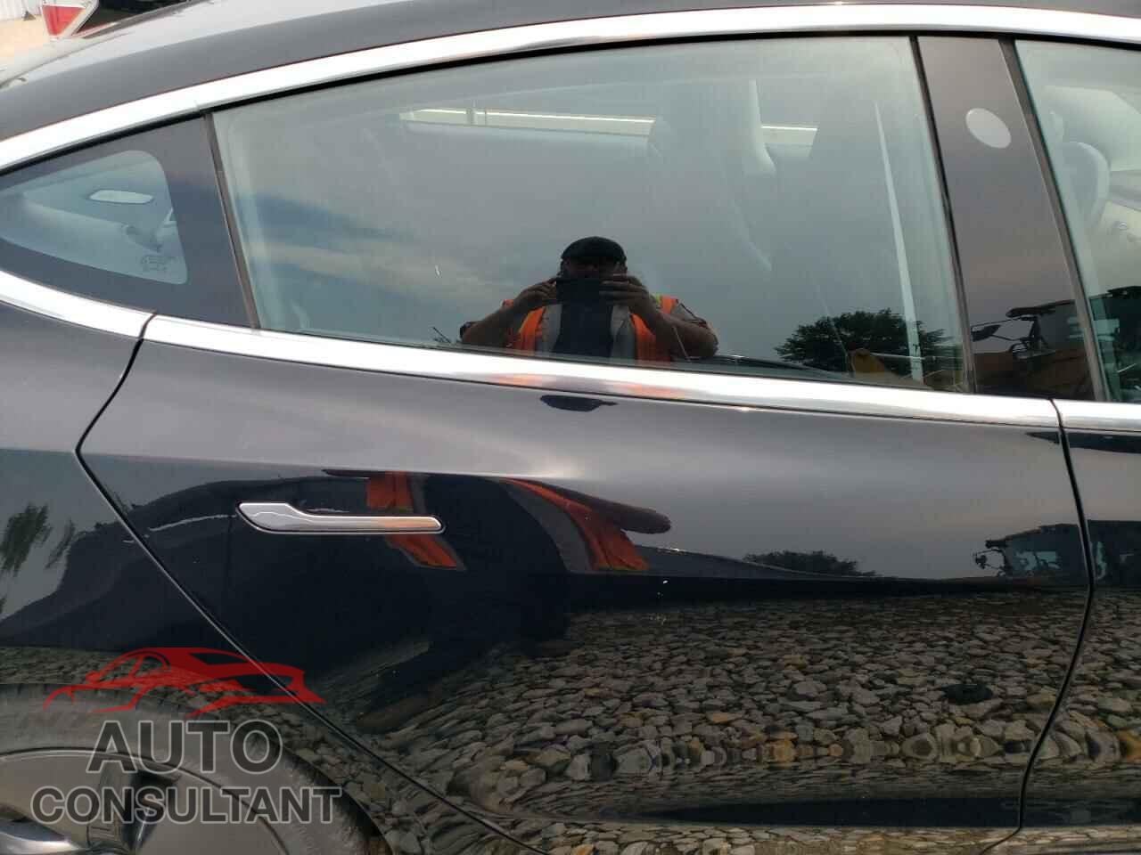 TESLA MODEL 3 2018 - 5YJ3E1EA9JF036326