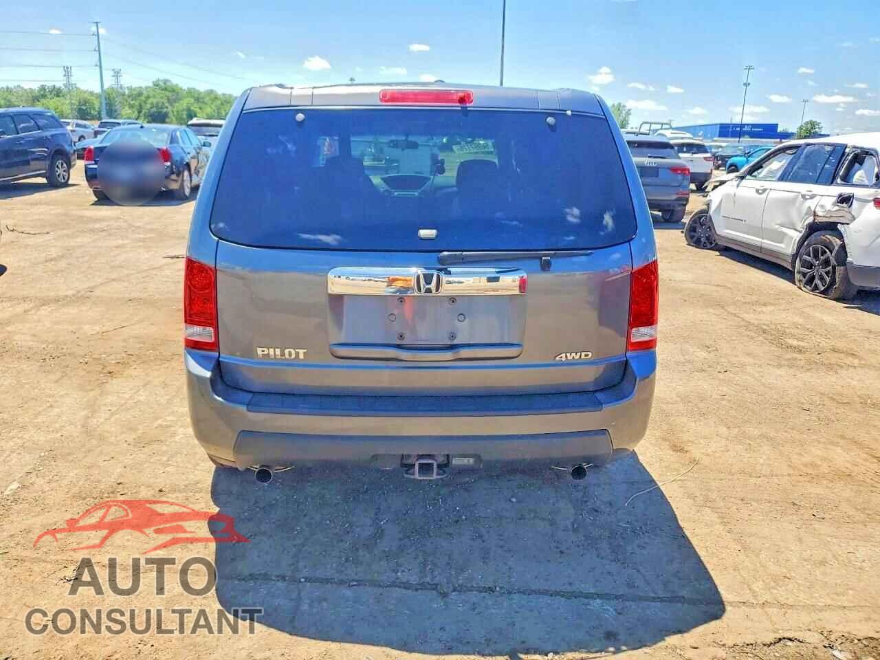 HONDA PILOT 2010 - 5FNYF4H28AB019557