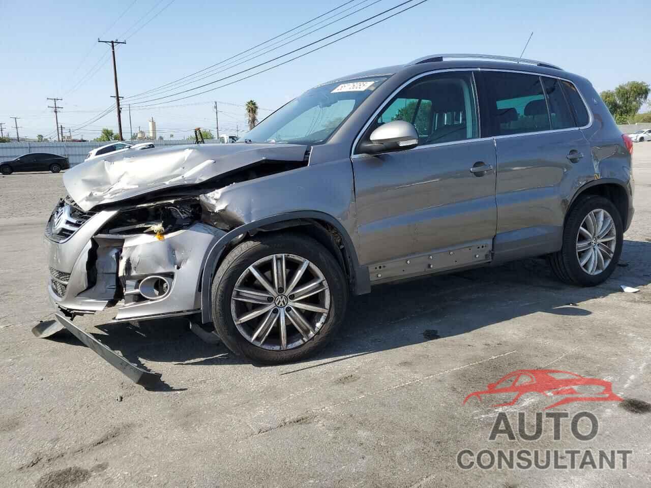 VOLKSWAGEN TIGUAN 2011 - WVGBV7AX1BW513719