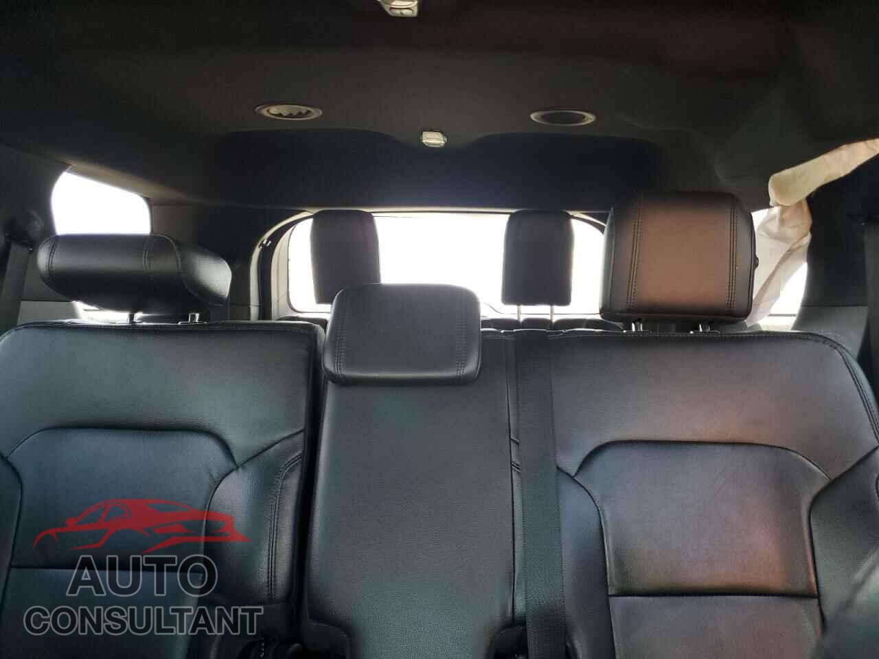 FORD EXPLORER 2018 - 1FM5K8D88JGB08353