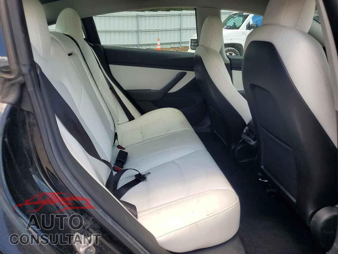 TESLA MODEL 3 2019 - 5YJ3E1EA3KF413007