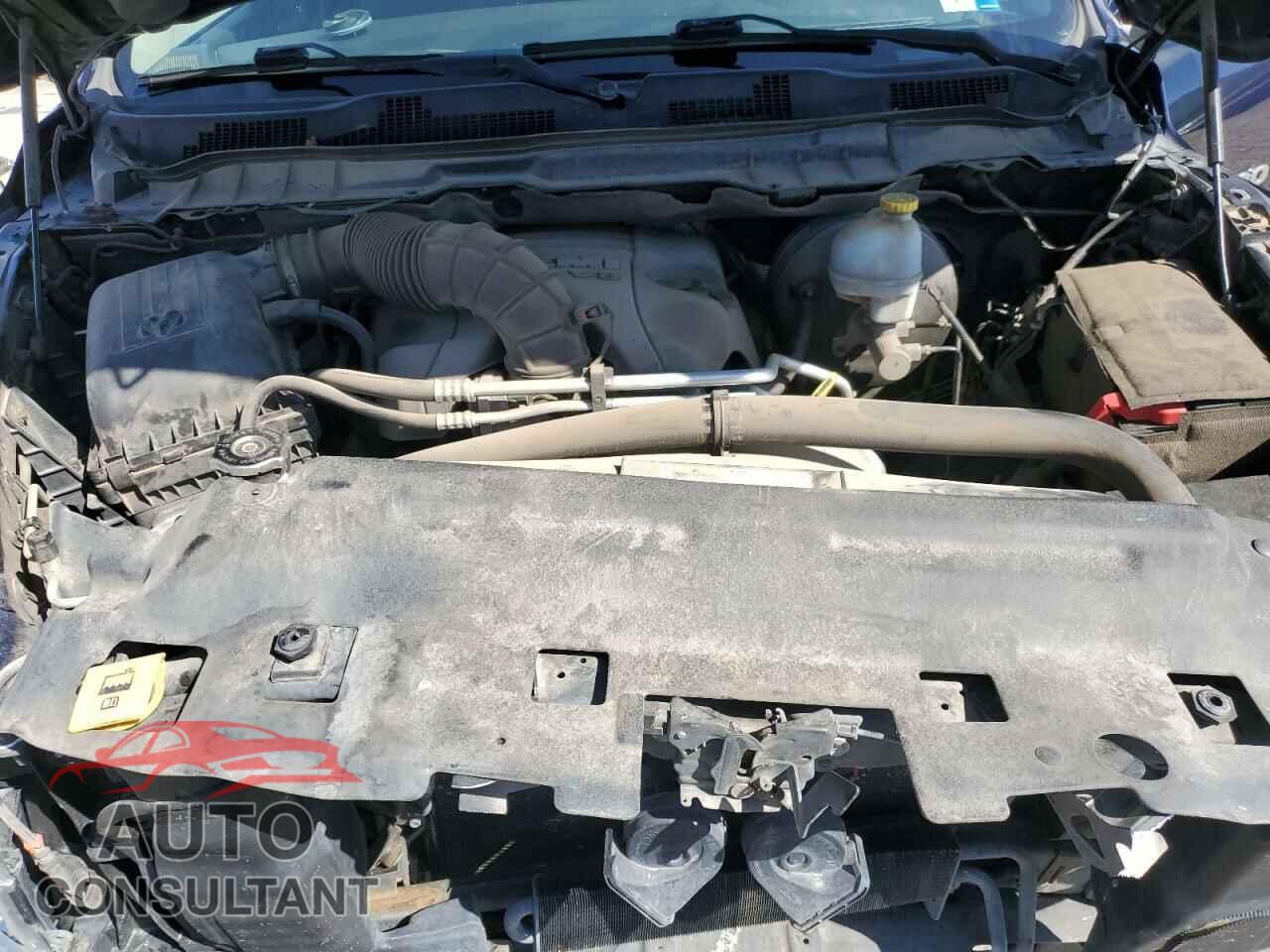 DODGE RAM 1500 2012 - 1C6RD7MT3CS287620