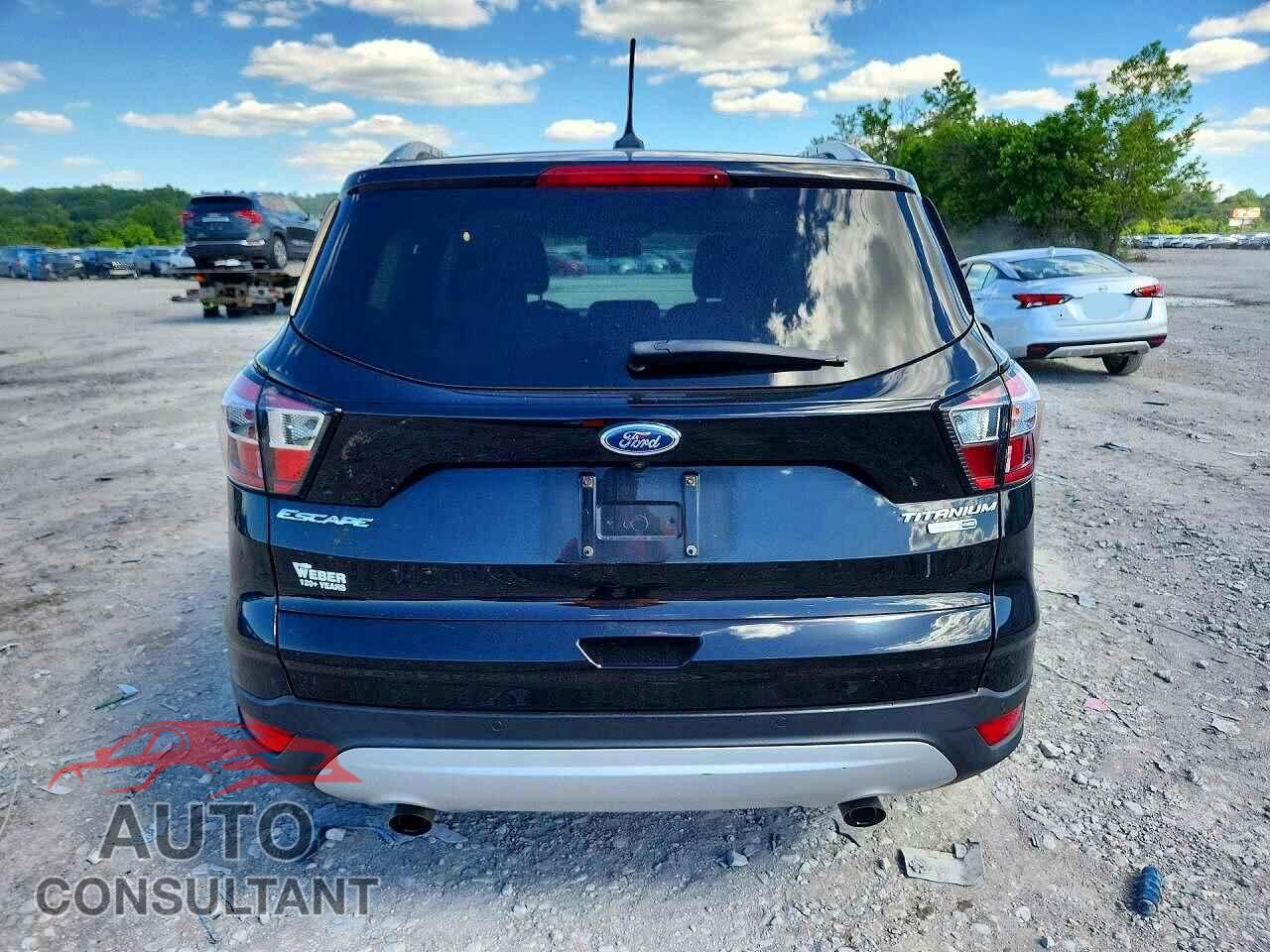 FORD ESCAPE 2018 - 1FMCU9J96JUB40420