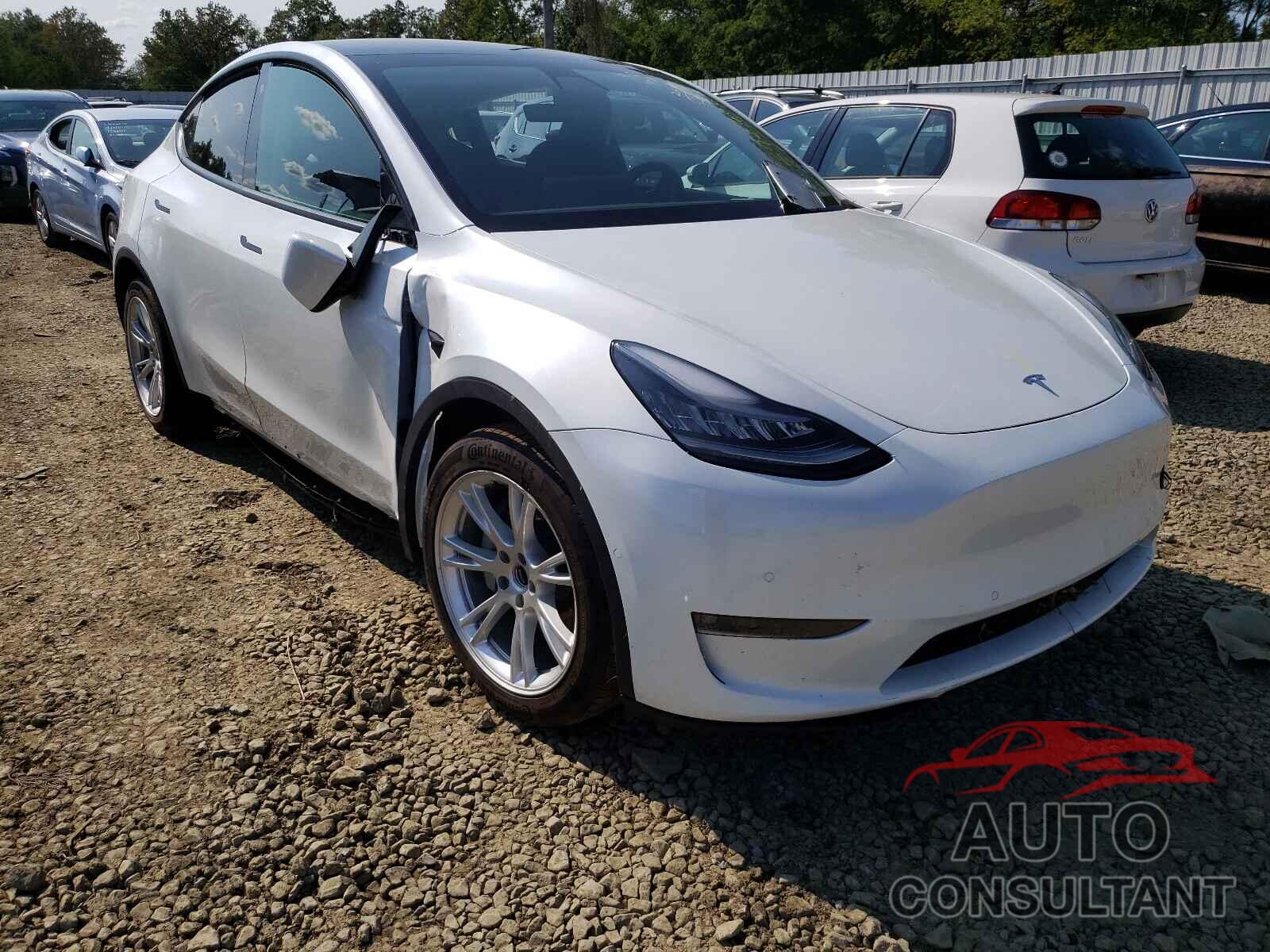 TESLA MODEL Y 2021 - 5YJYGDED3MF105575
