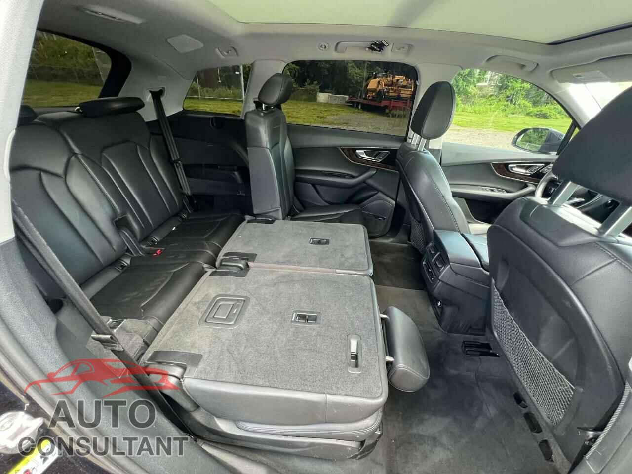 AUDI Q7 2018 - WA1LAAF78JD047804