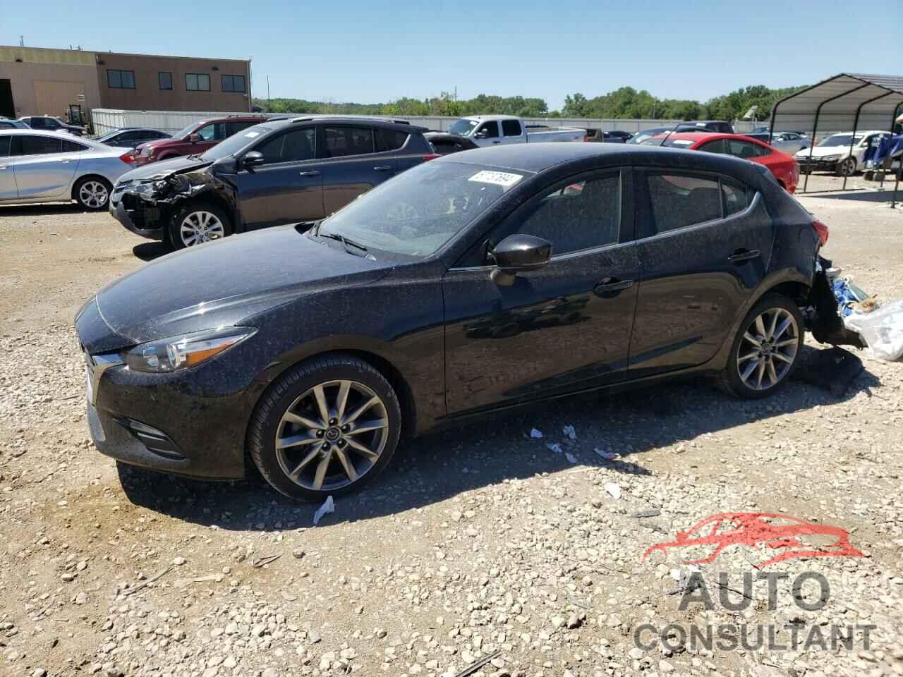 MAZDA 3 2018 - 3MZBN1L35JM179685