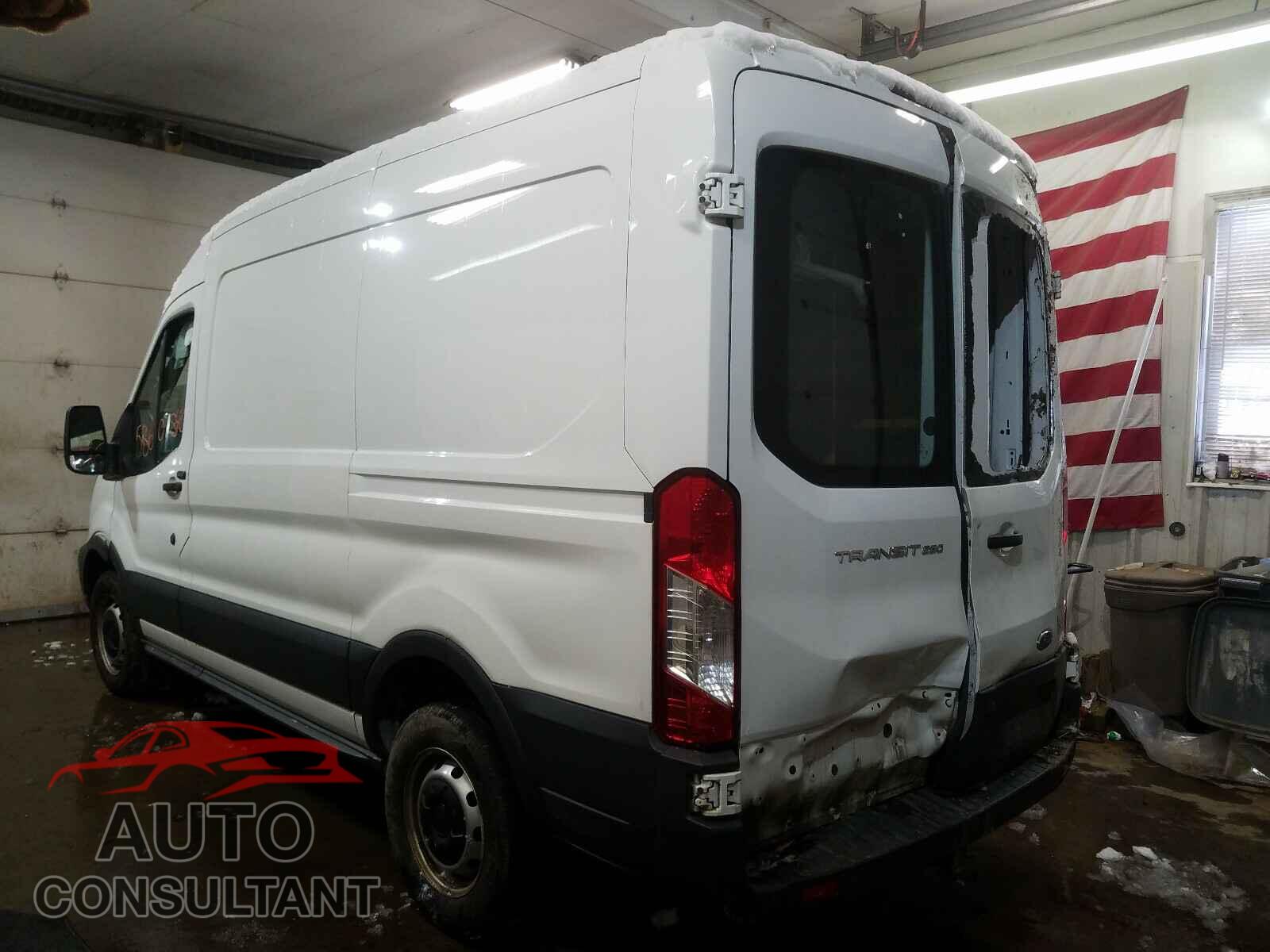FORD TRANSIT CO 2017 - 1FTYR1CM0HKA33173