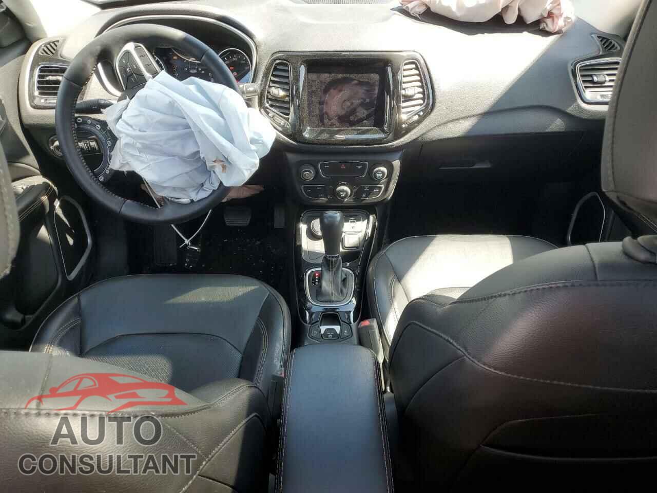 JEEP COMPASS 2019 - 3C4NJDCB9KT704520