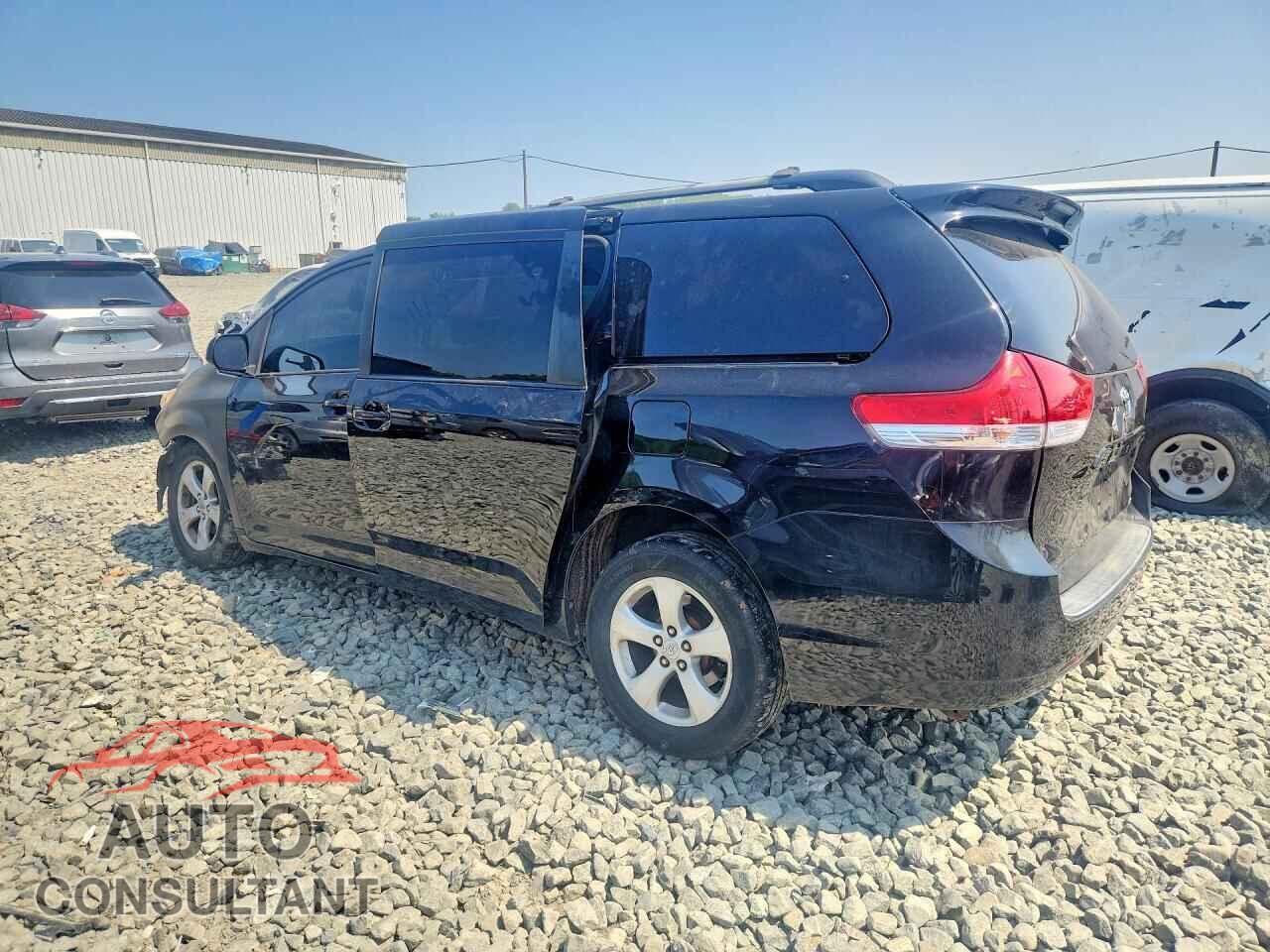 TOYOTA SIENNA 2011 - 5TDKK3DC5BS099584