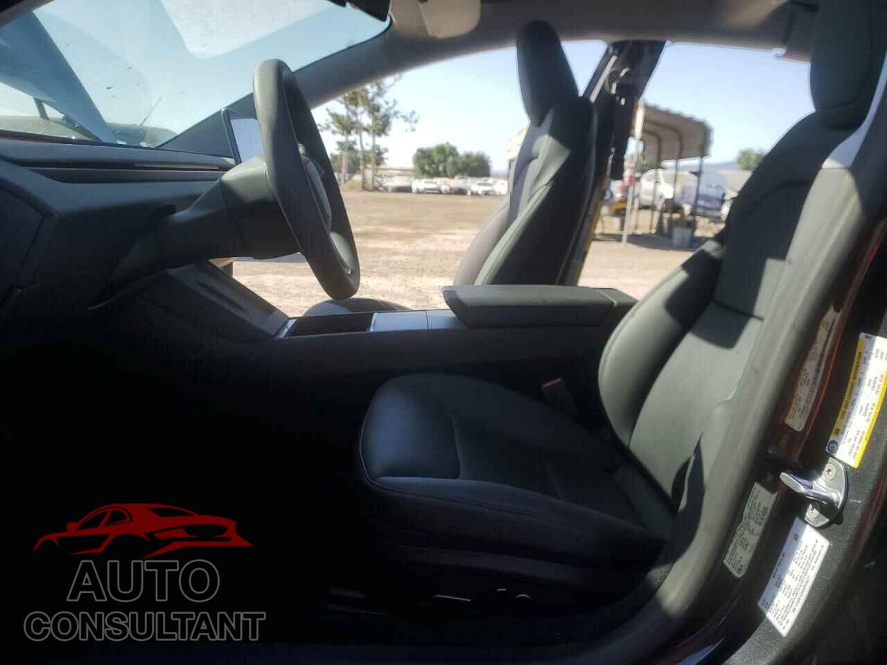 TESLA MODEL 3 2025 - 5YJ3E1EA4SF978477