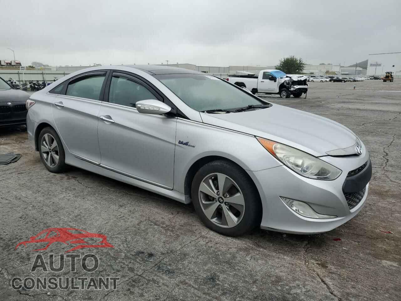 HYUNDAI SONATA 2011 - KMHEC4A48BA018521