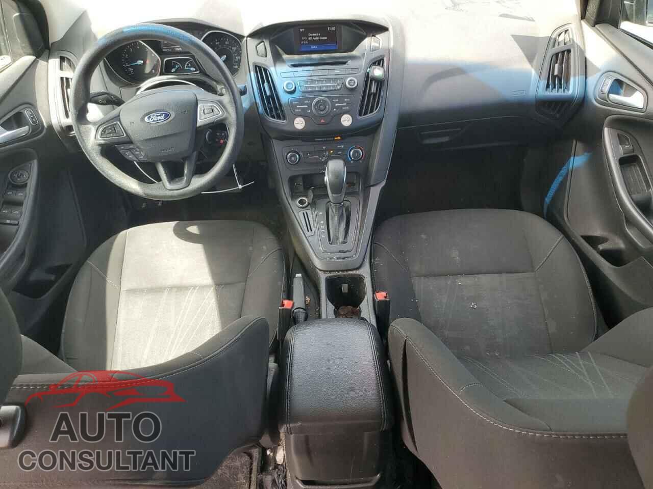 FORD FOCUS 2017 - 1FADP3F23HL232938