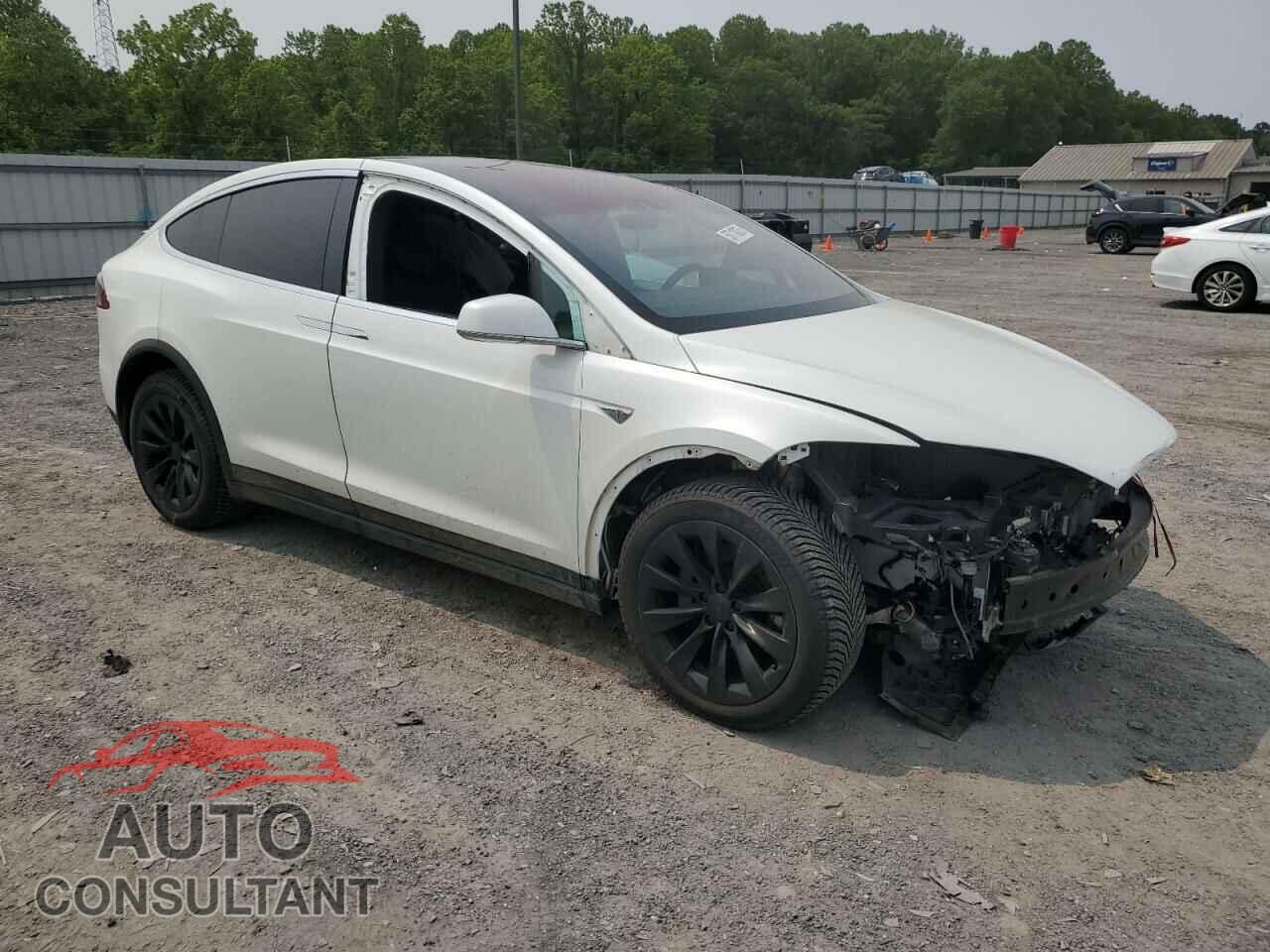 TESLA MODEL X 2016 - 5YJXCAE27GF004404