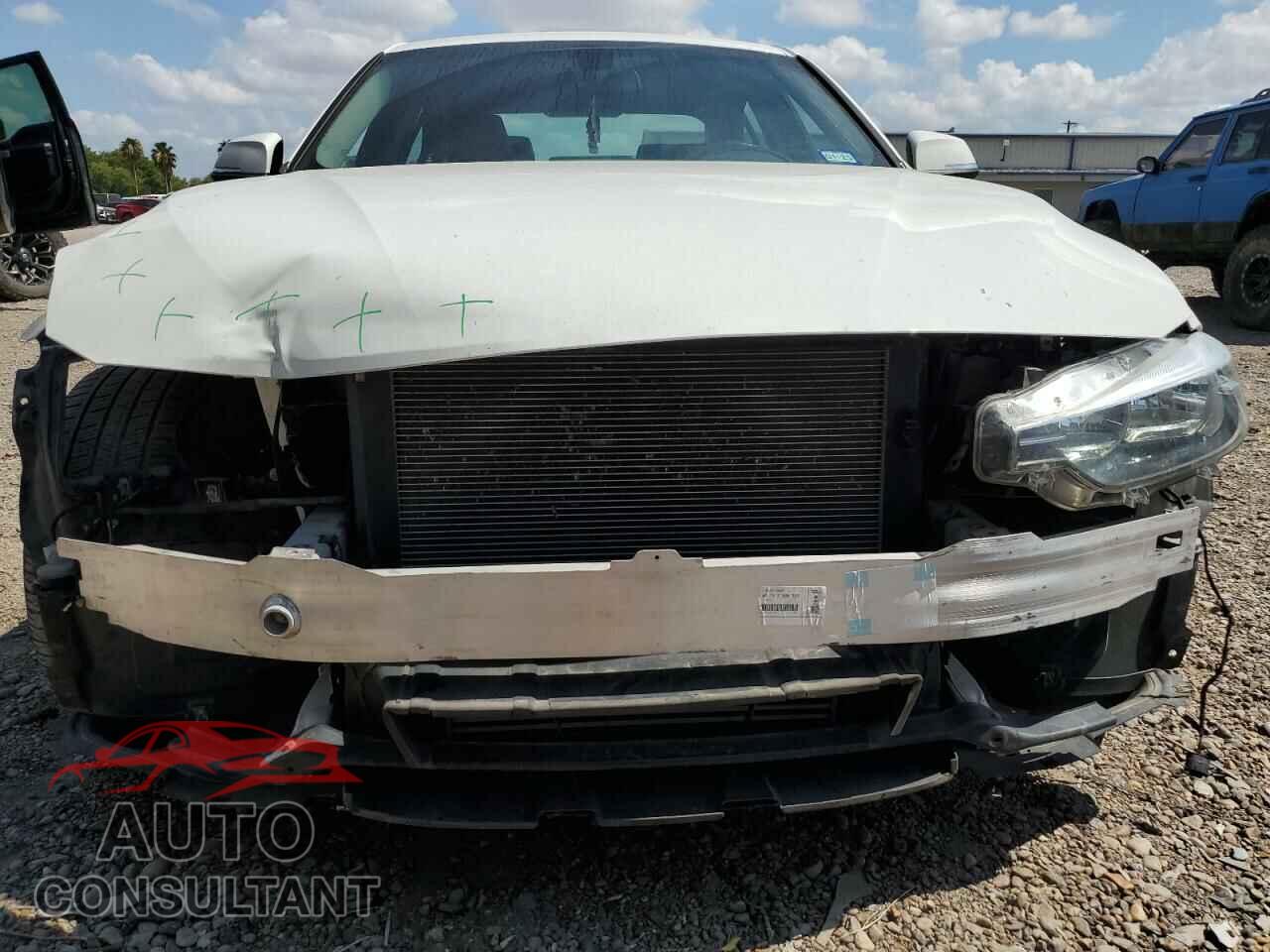 BMW 3 SERIES 2016 - WBA8E1G55GNU11965