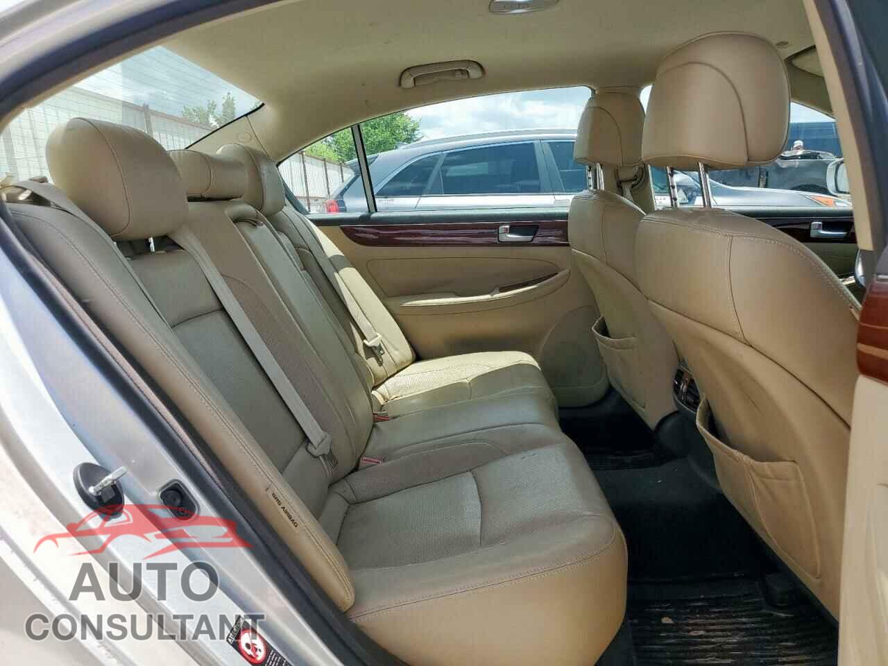 HYUNDAI GENESIS 2013 - KMHGC4DD2DU215576