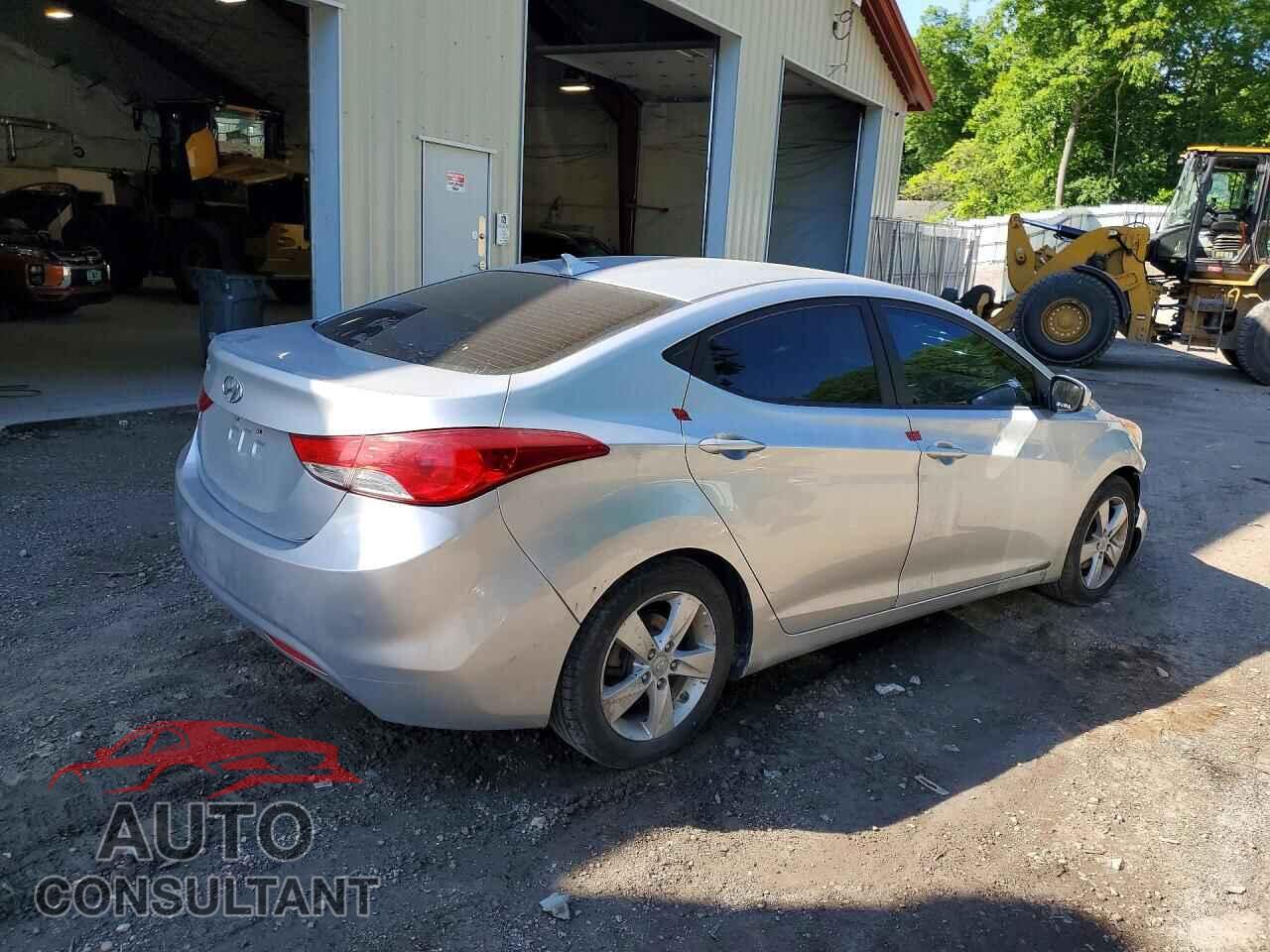 HYUNDAI ELANTRA 2013 - 5NPDH4AE0DH319516