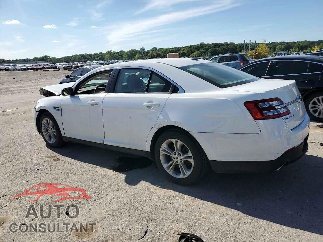 FORD TAURUS 2018 - 1FAHP2D83JG126930