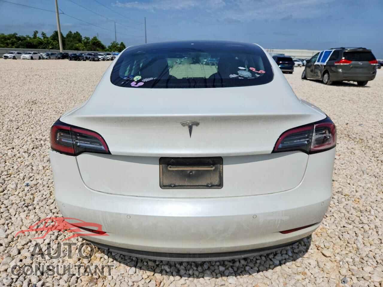 TESLA MODEL 3 2022 - 5YJ3E1EAXNF208773