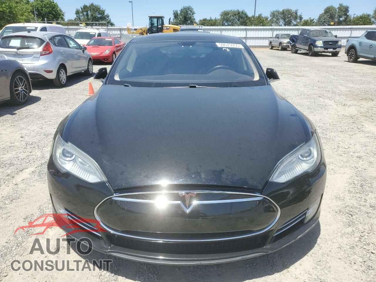 TESLA MODEL S 2013 - 5YJSA1DP8DFP13075