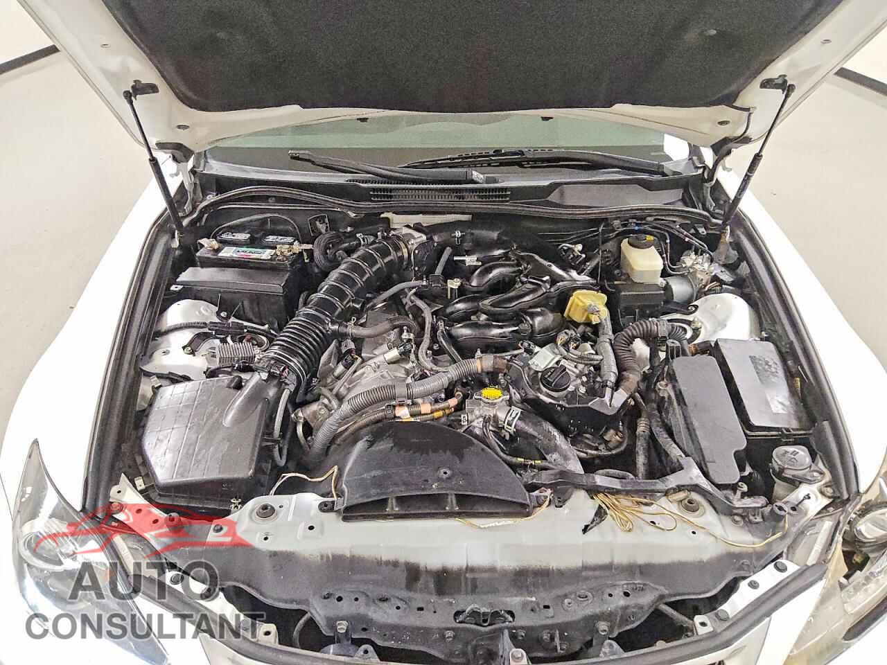 LEXUS IS 2015 - JTHFF2C27F2533136