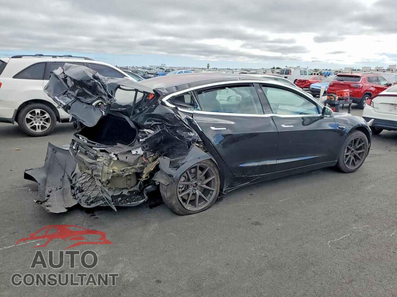 TESLA MODEL 3 2018 - 5YJ3E1EA8JF044109