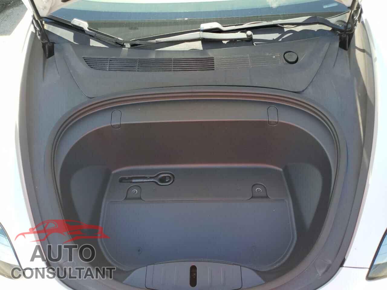 TESLA MODEL 3 2019 - 5YJ3E1EB6KF493654