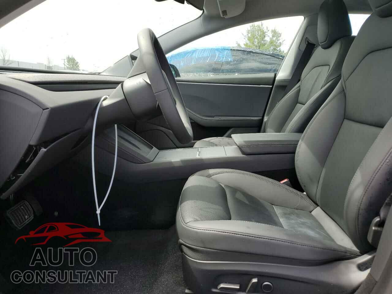 TESLA MODEL 3 2024 - 5YJ3E1EA2RF747345