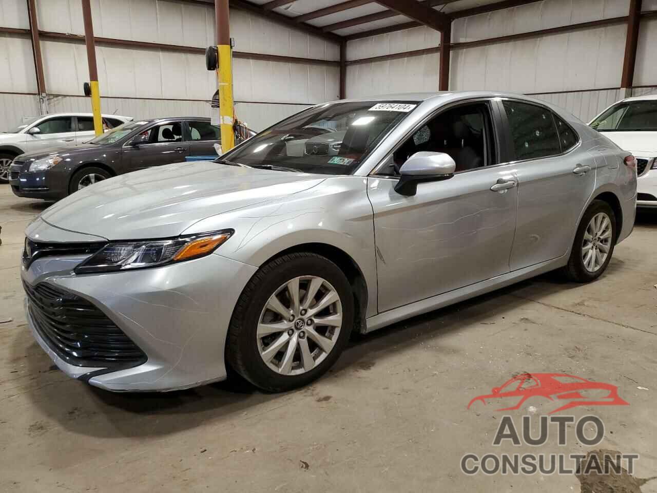 TOYOTA CAMRY 2018 - 4T1B11HK0JU132845