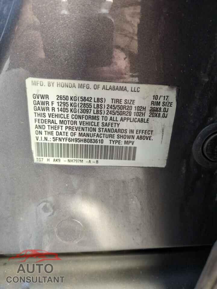 HONDA PILOT 2017 - 5FNYF6H95HB083610
