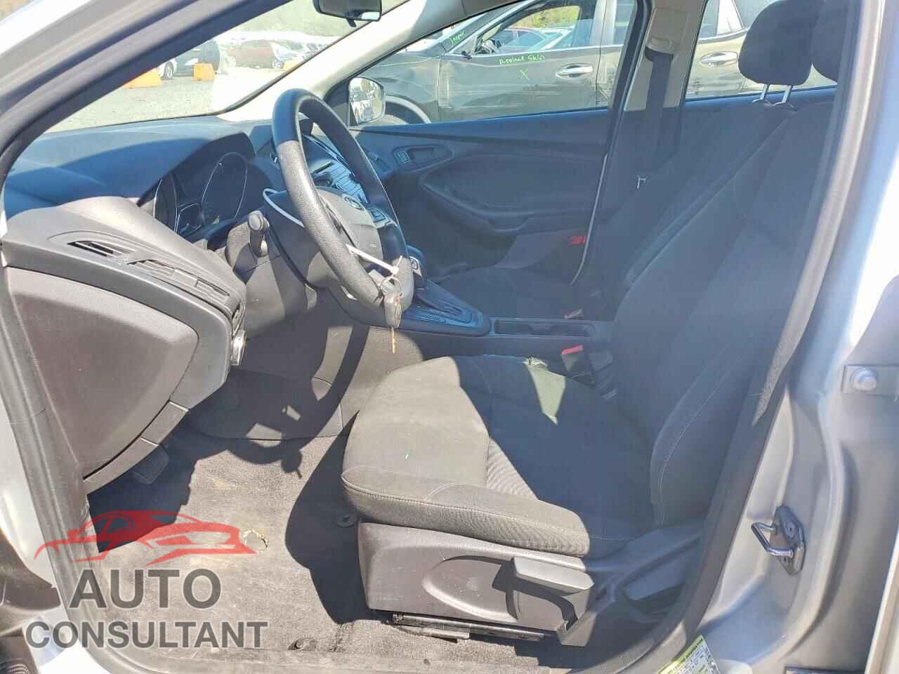 FORD FOCUS 2015 - 1FADP3E22FL286309