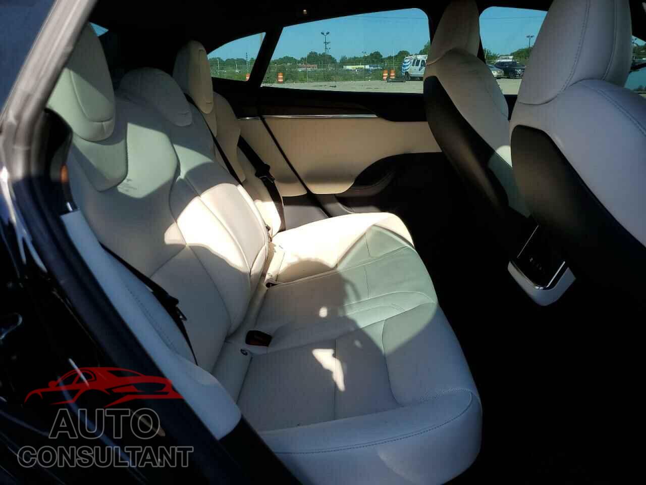 TESLA MODEL S 2021 - 5YJSA1E52MF443239
