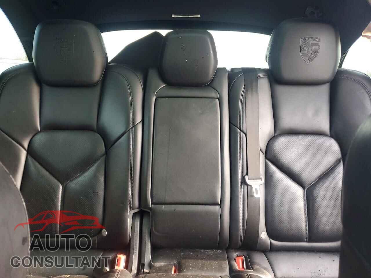 PORSCHE CAYENNE 2017 - WP1AA2A25HKA86174