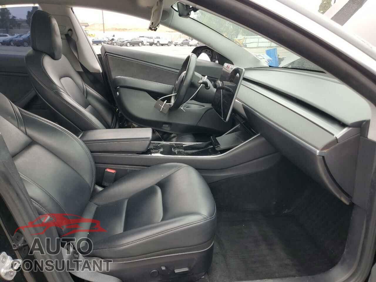 TESLA MODEL 3 2018 - 5YJ3E1EA0JF172764