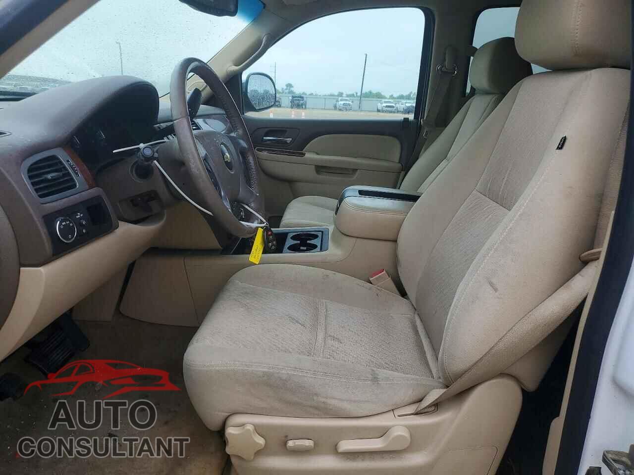 CHEVROLET SUBURBAN 2011 - 1GNSCHE01BR361380