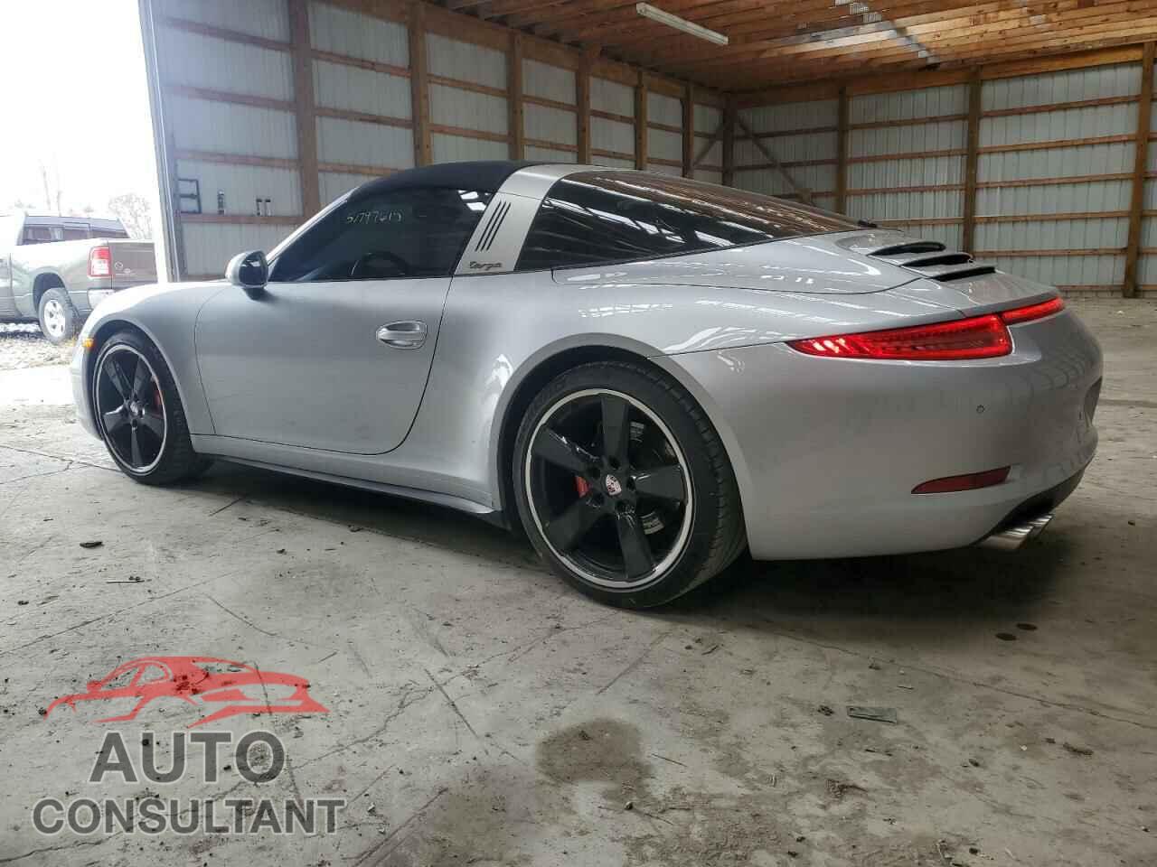 PORSCHE 911 2015 - WP0BA2A99FS132024