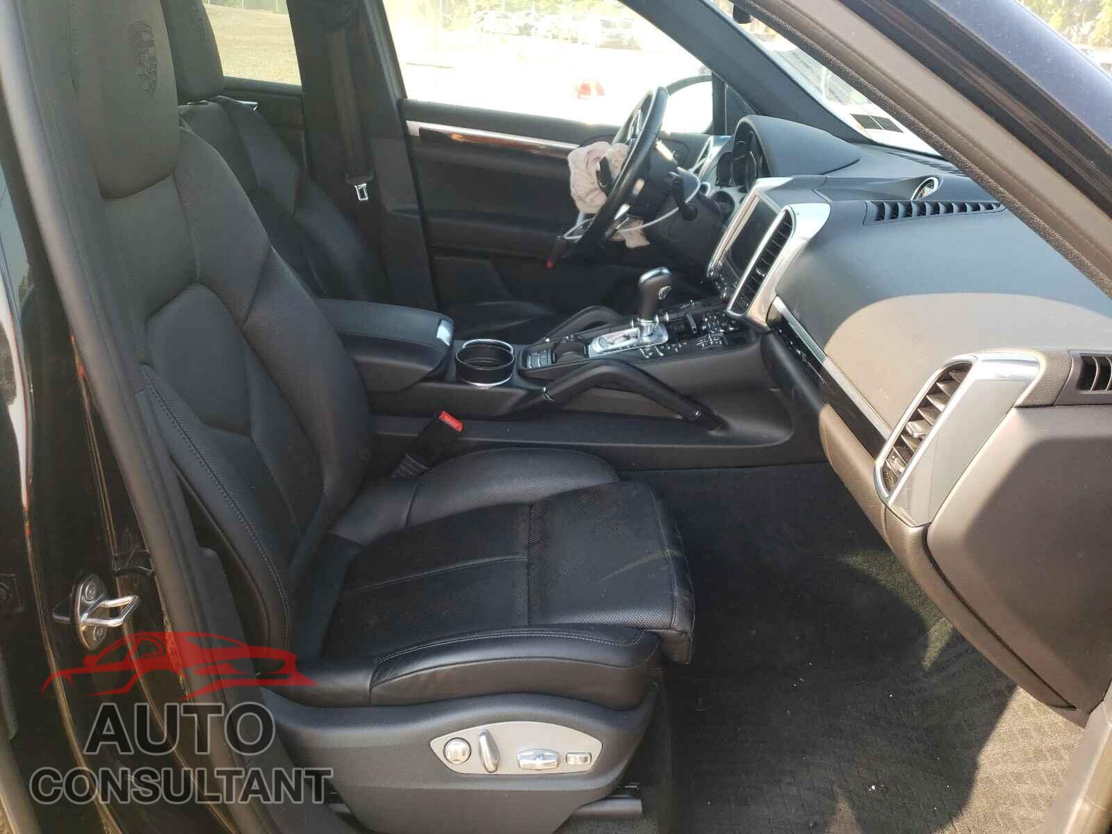 PORSCHE CAYENNE 2017 - WP1AA2A26HKA81307