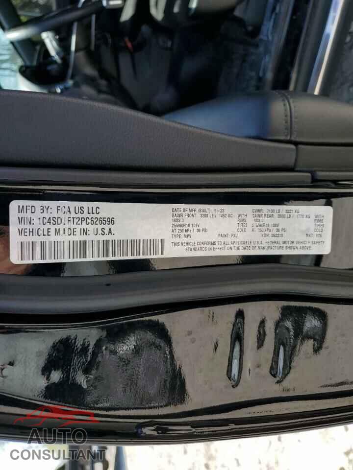 DODGE DURANGO 2023 - 1C4SDJFT2PC626596