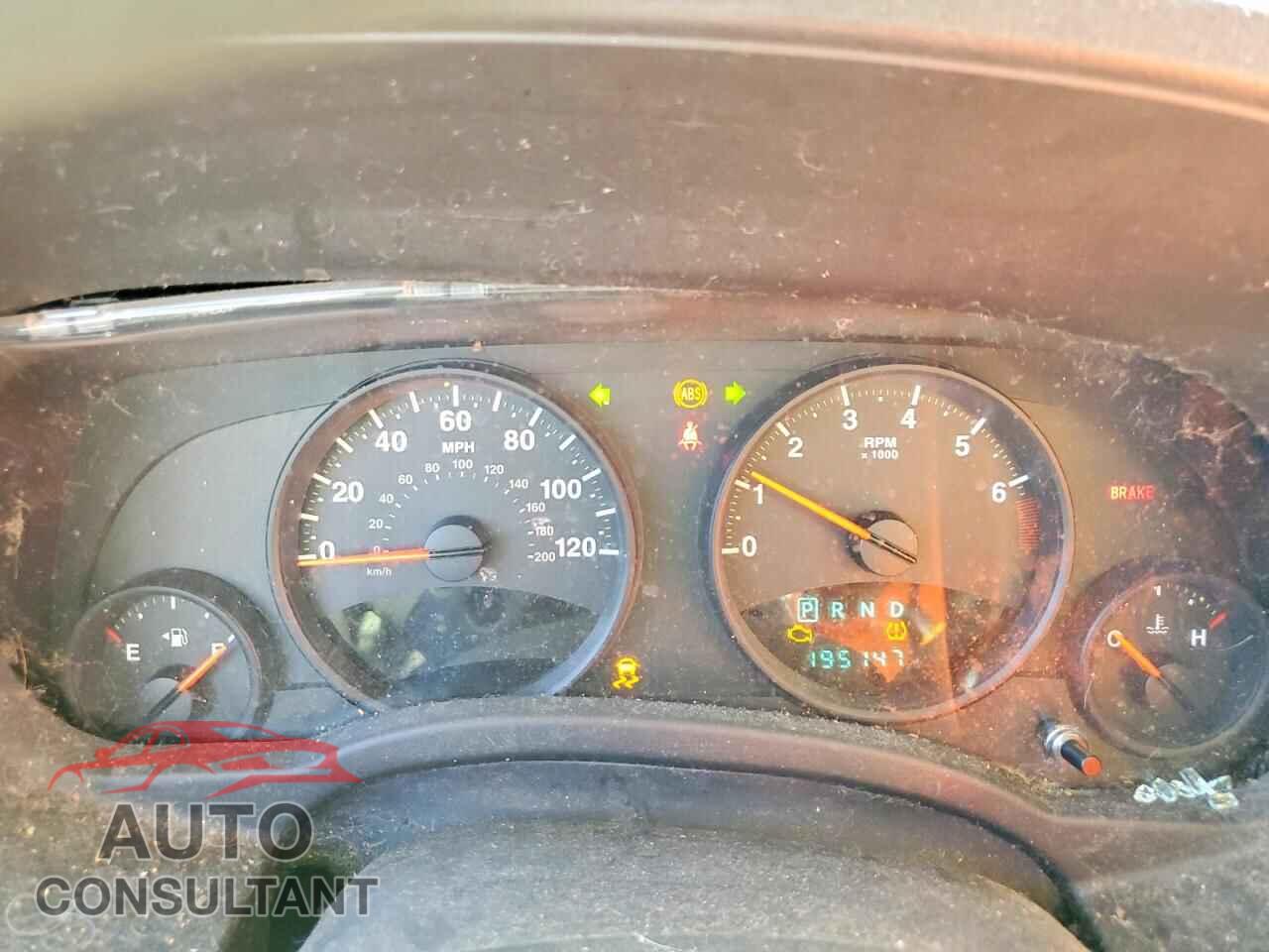 JEEP CHER 4D SE 2011 - 1J4NT1GA2BD213717