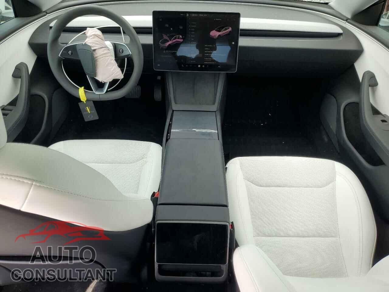 TESLA MODEL 3 2024 - 5YJ3E1EA3RF798529