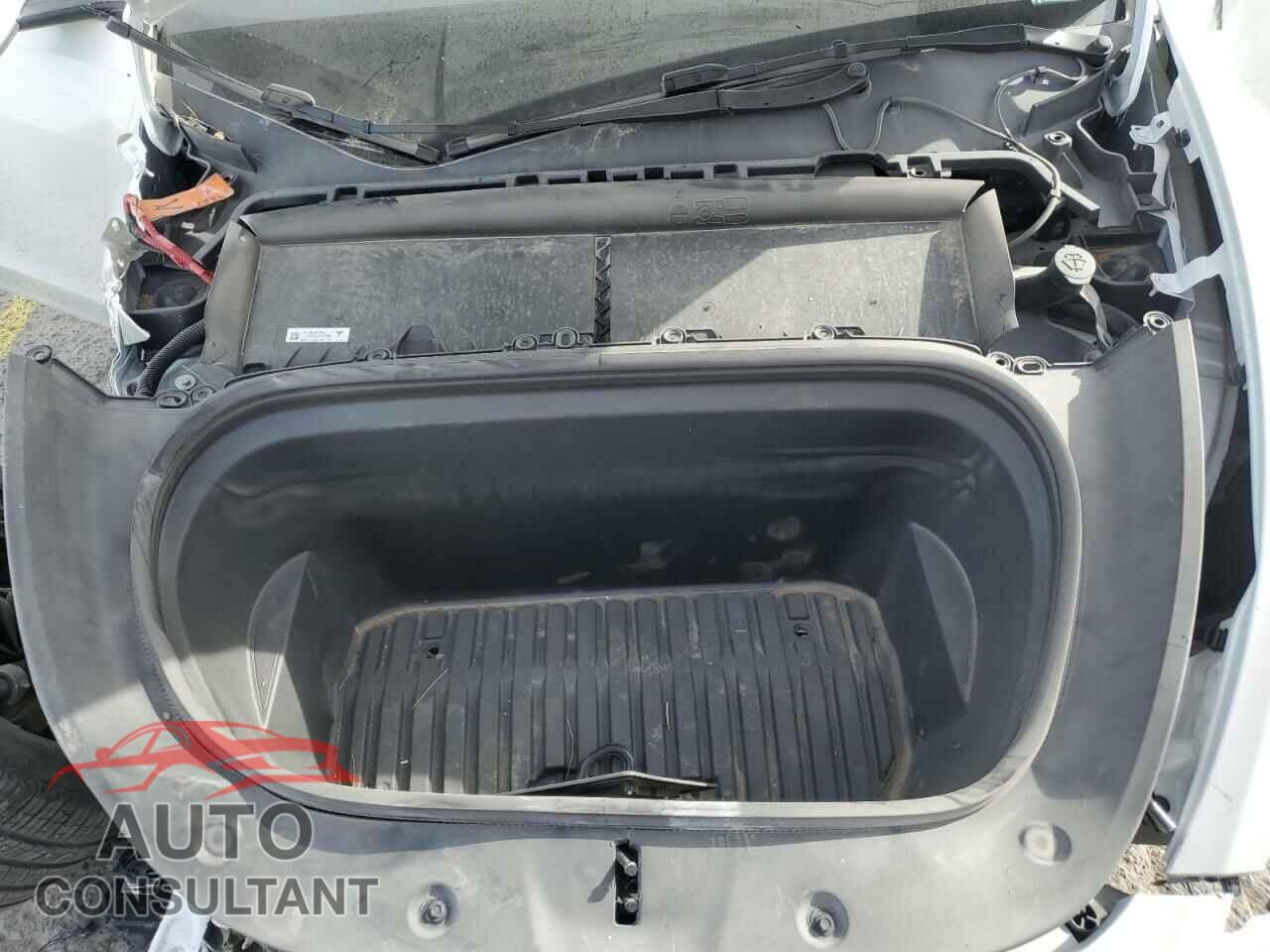 TESLA MODEL Y 2024 - 7SAYGDEE6RA287952
