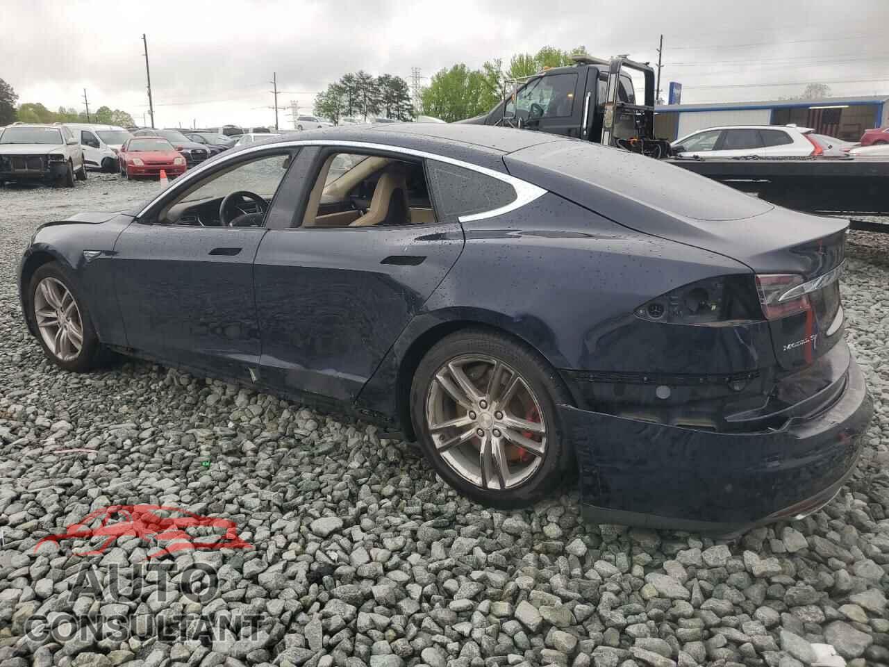 TESLA MODEL S 2014 - 5YJSA1H19EFP31740